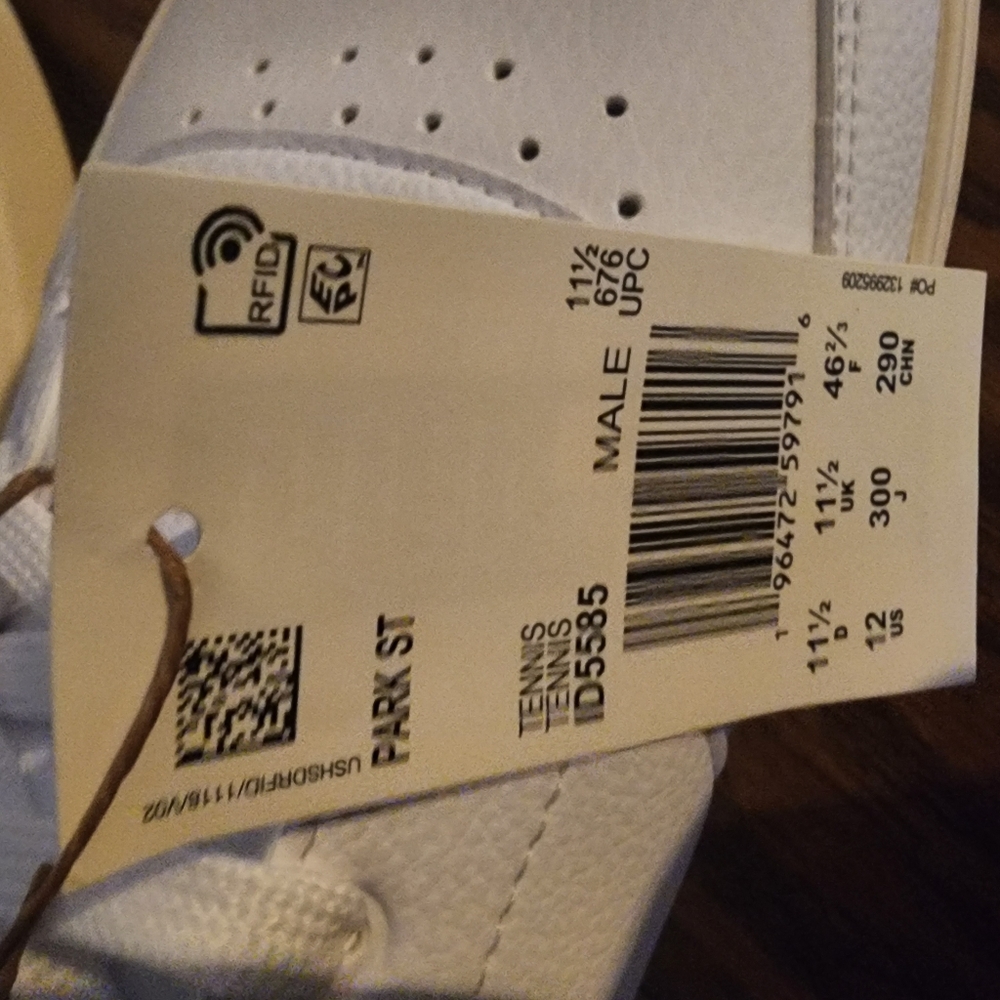 NWT Park St Adidas